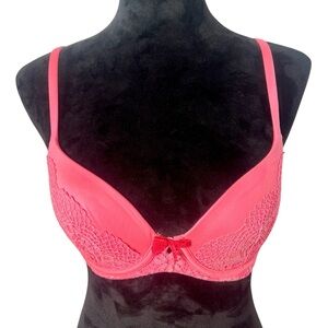 2015 Victoria's Secret Body by Victoria Lined Demi Vibrant Pink Lace Bra 32D
